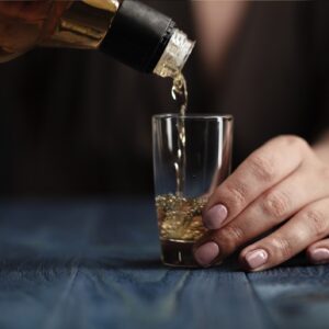 BĂUTURI SPIRTOASE / RÖVID ITALOK / SPIRITS